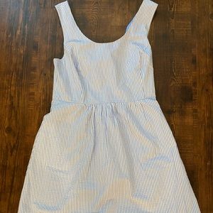 Vineyard Vines seersucker dress. Size 12